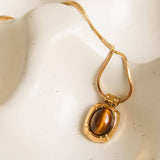 Dax Necklace in Brown Cat Eye