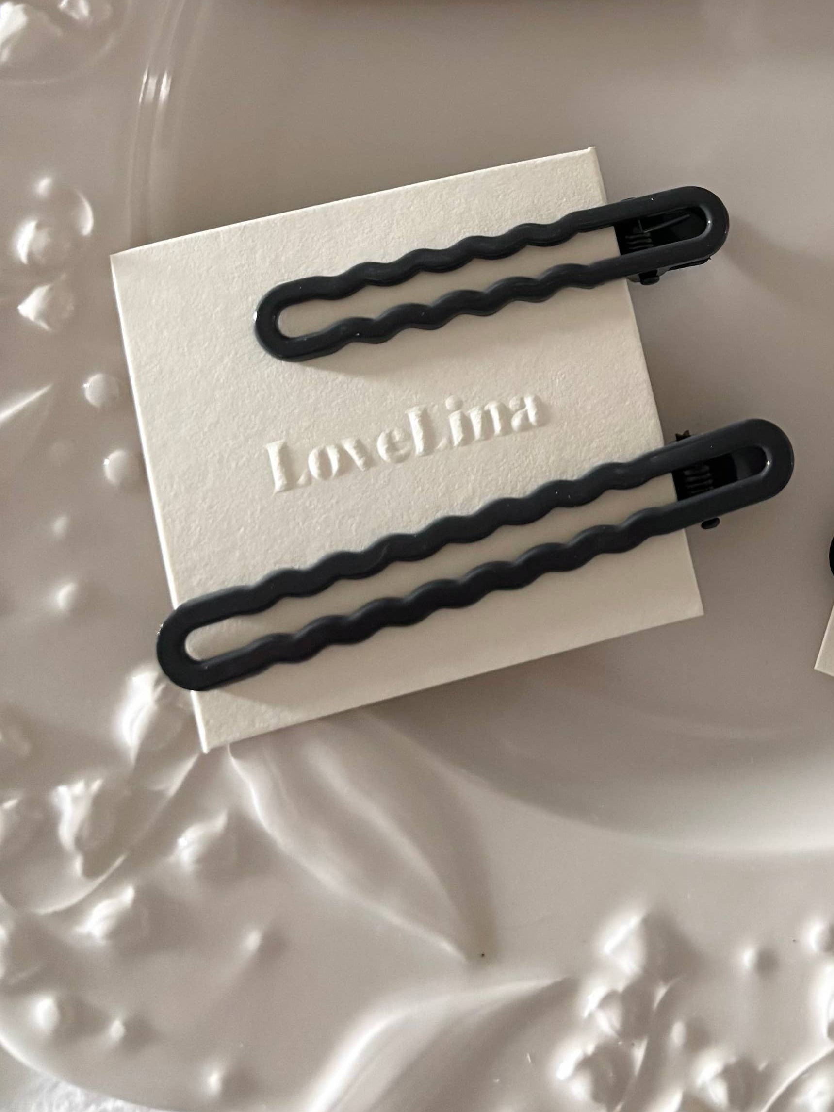 Muted Wavy Hair Clip Set